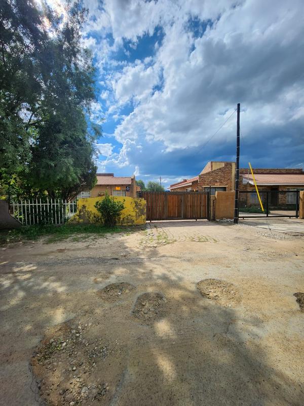 10 Bedroom Property for Sale in Montshioa North West